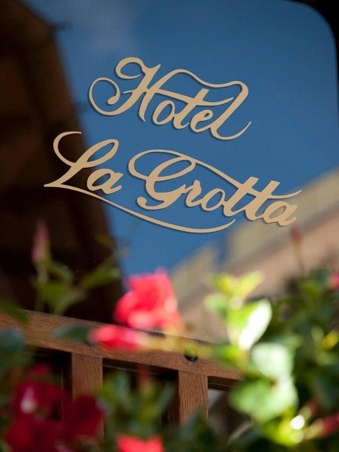 ホテル ラ グロッタ サンマリノ エクステリア 写真